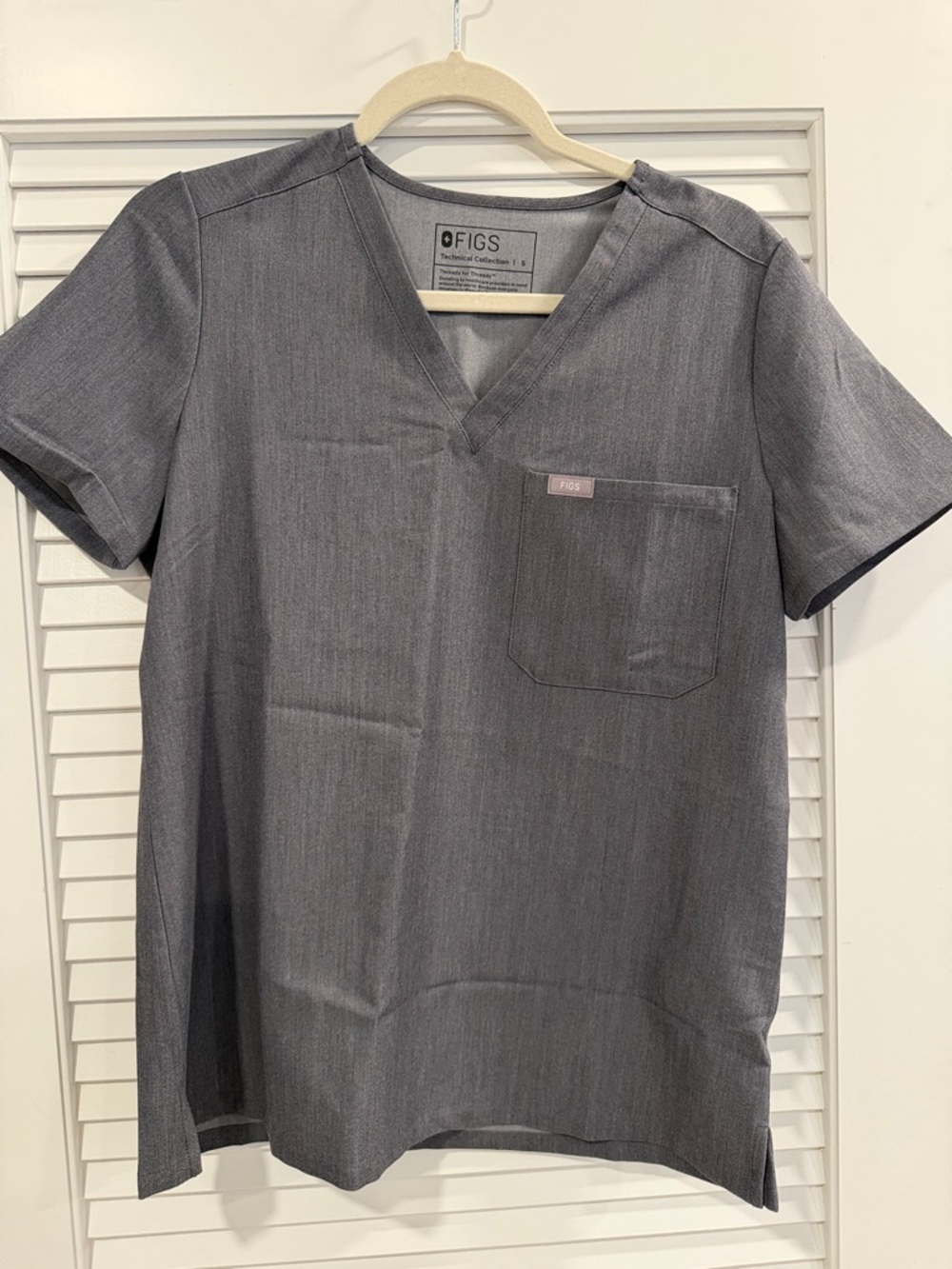 Figs Women's Short-Sleeve V-Neck Scrub Top in Gray